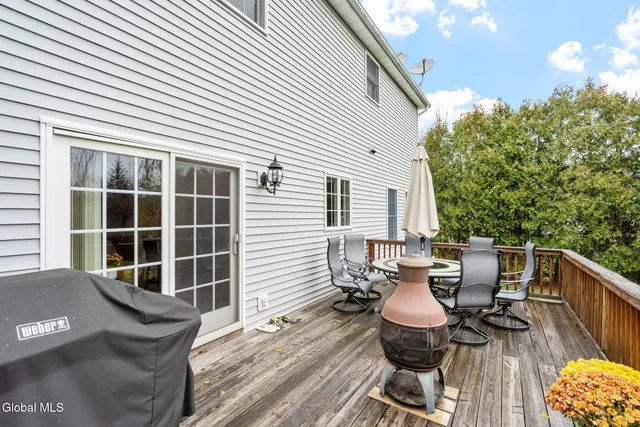 $839,000 | 321 St Ann Drive, Niskayuna, NY 12309