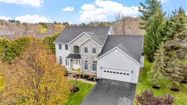 $839,000 | 321 St Ann Drive, Niskayuna, NY 12309