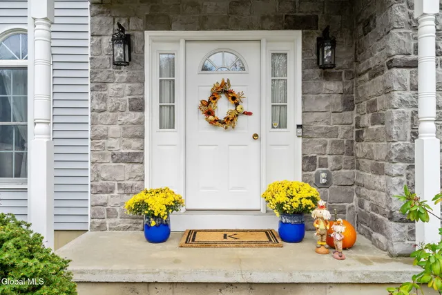 $839,000 | 321 St Ann Drive, Niskayuna, NY 12309