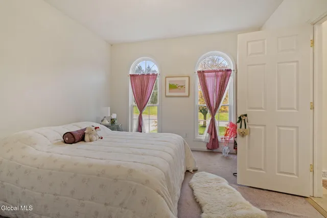 $839,000 | 321 St Ann Drive, Niskayuna, NY 12309