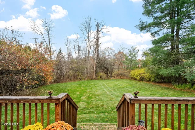 $839,000 | 321 St Ann Drive, Niskayuna, NY 12309