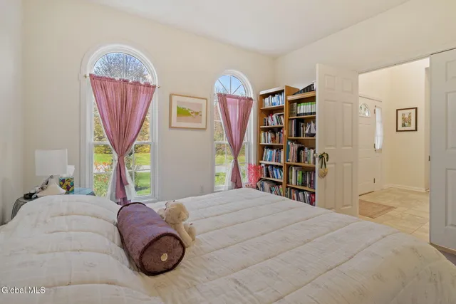 $839,000 | 321 St Ann Drive, Niskayuna, NY 12309