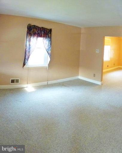 141 Riverthorn Road Middle River, MD 21220 - Photo 3 of 28 Living Room
