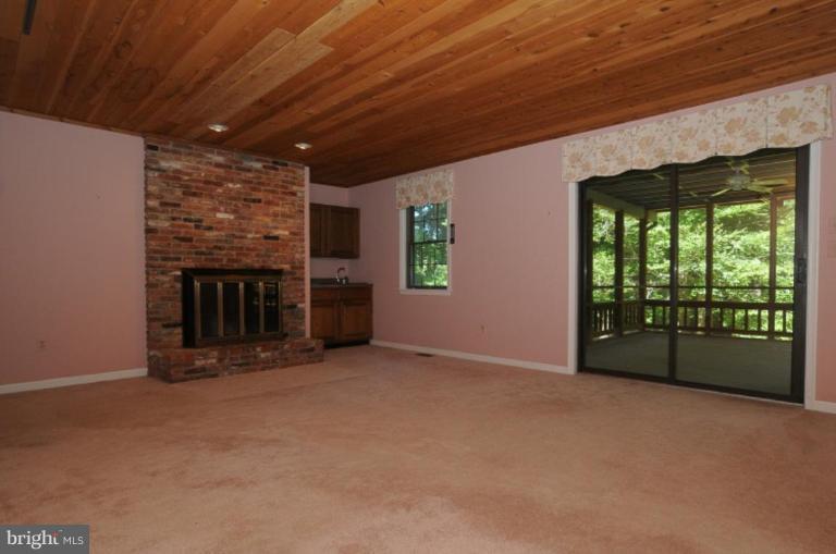 1724 Woodlore Road Annapolis, MD 21401 - Photo 14 of 25 Family Room