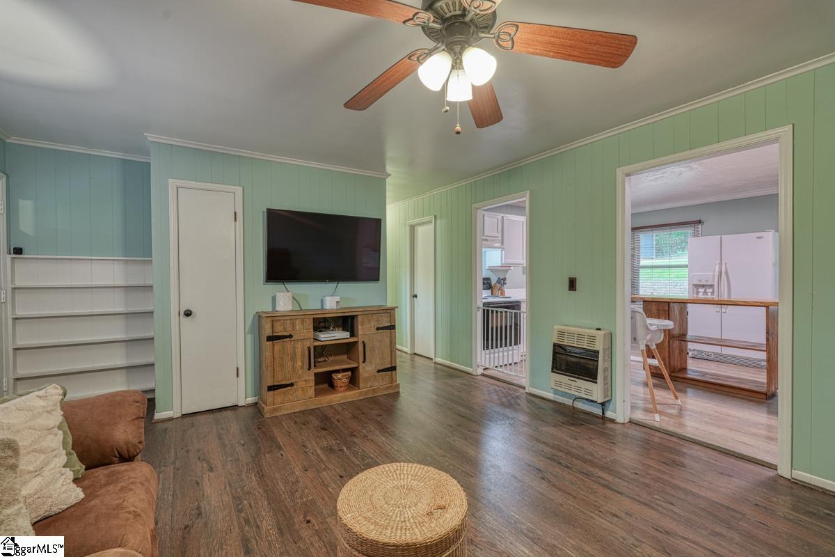 612 Ambler School Road Pickens, SC 29671 - Photo 3 of 34