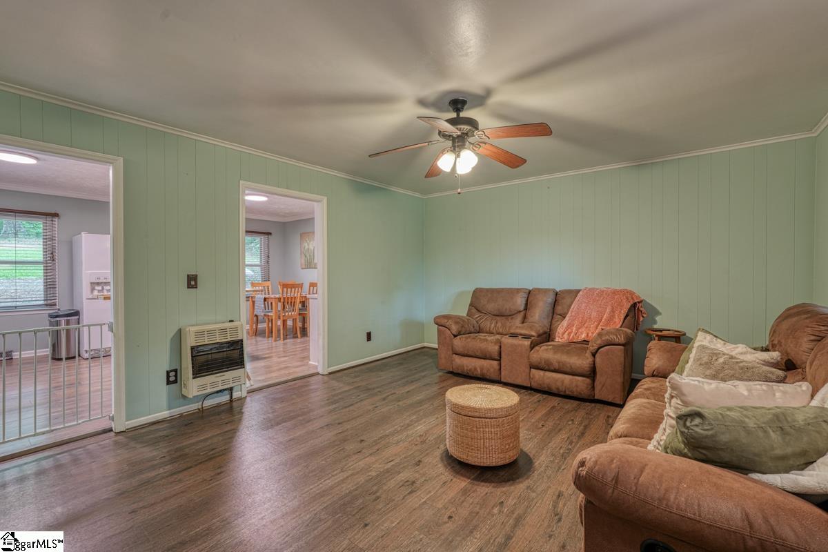 612 Ambler School Road Pickens, SC 29671 - Photo 4 of 34