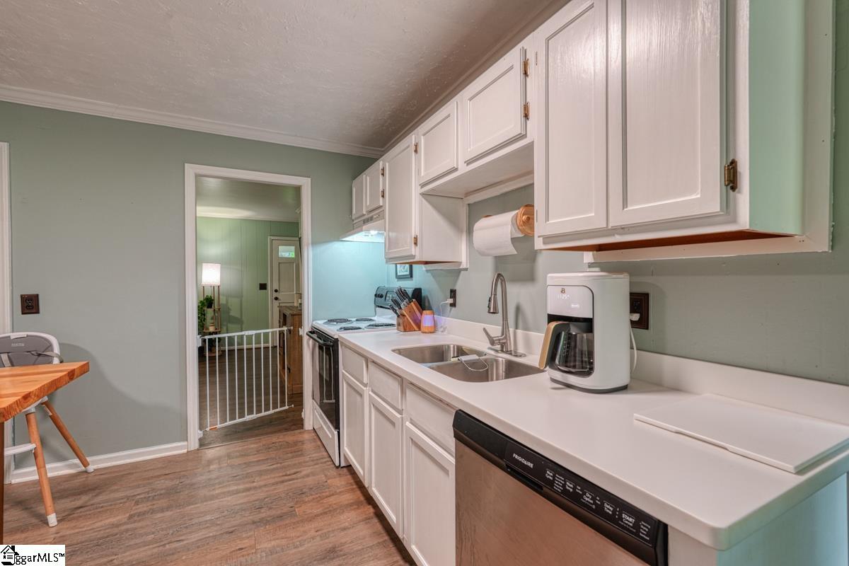 612 Ambler School Road Pickens, SC 29671 - Photo 7 of 34