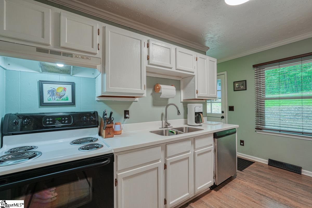 612 Ambler School Road Pickens, SC 29671 - Photo 8 of 34