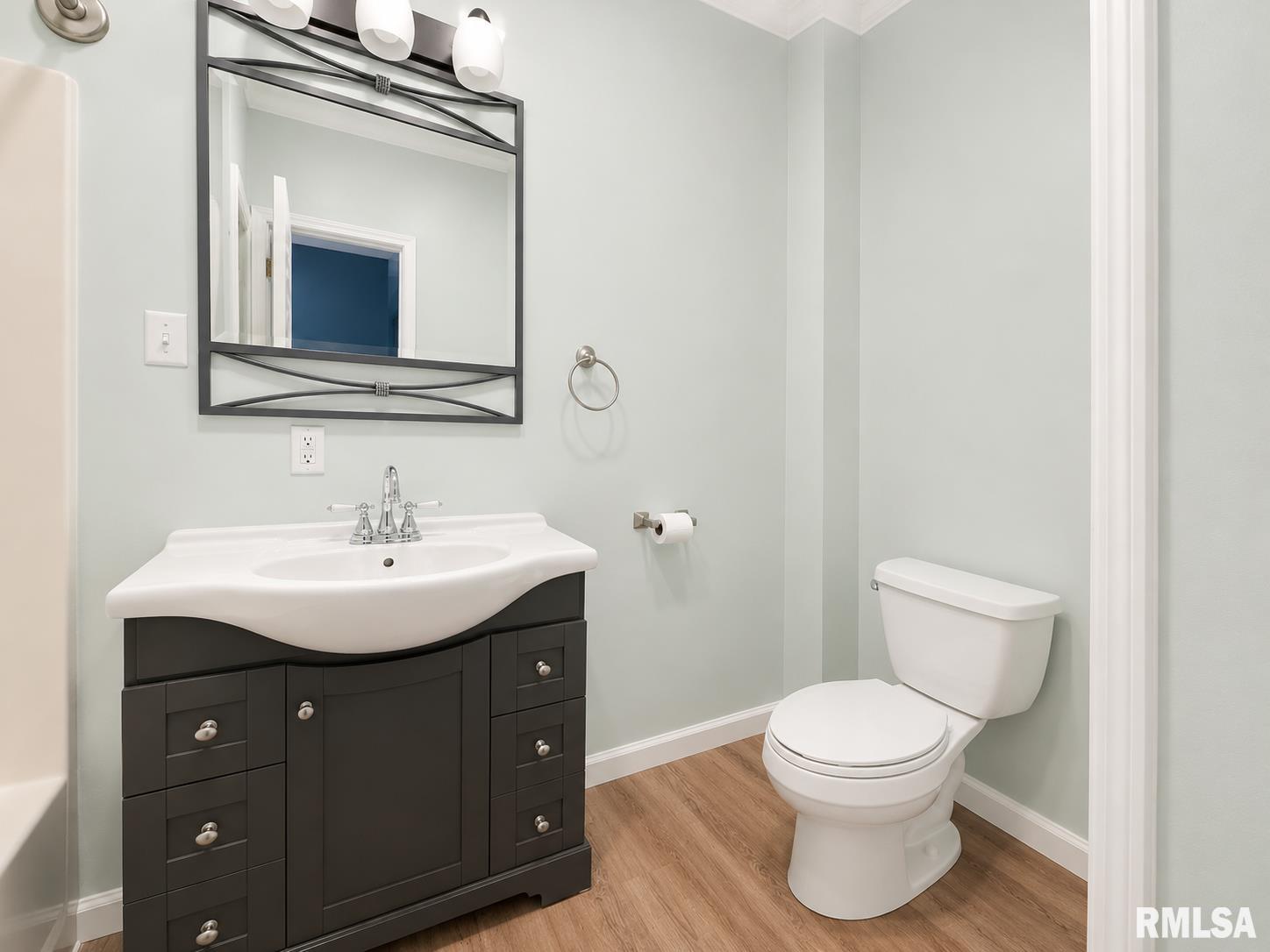 330 South State Street Springfield, IL 62704 - Photo 8 of 29