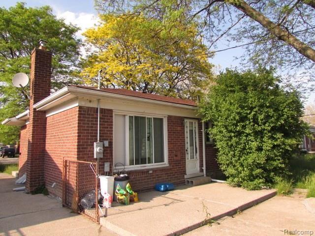 3638 Rome Avenue Warren, MI 48091 - Photo 16 of 18 3638 Rome-back.JPG