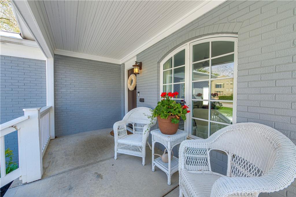 7061 Warwick Road Indianapolis, IN 46220 - Photo 2 of 35 Gallery Image 2