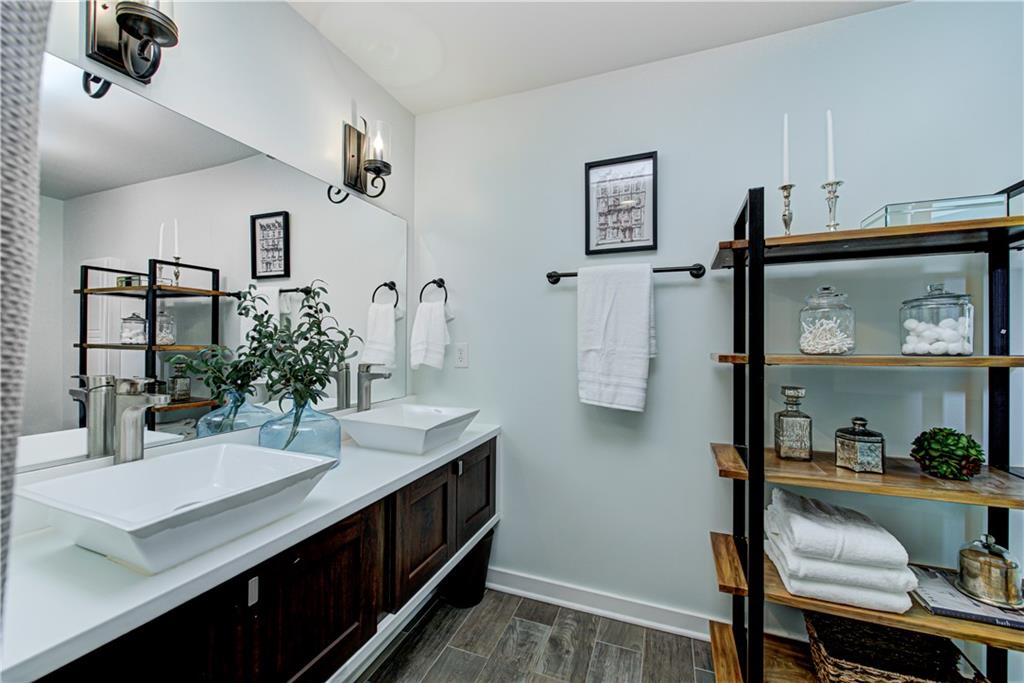 7061 Warwick Road Indianapolis, IN 46220 - Photo 17 of 35 Gallery Image 17