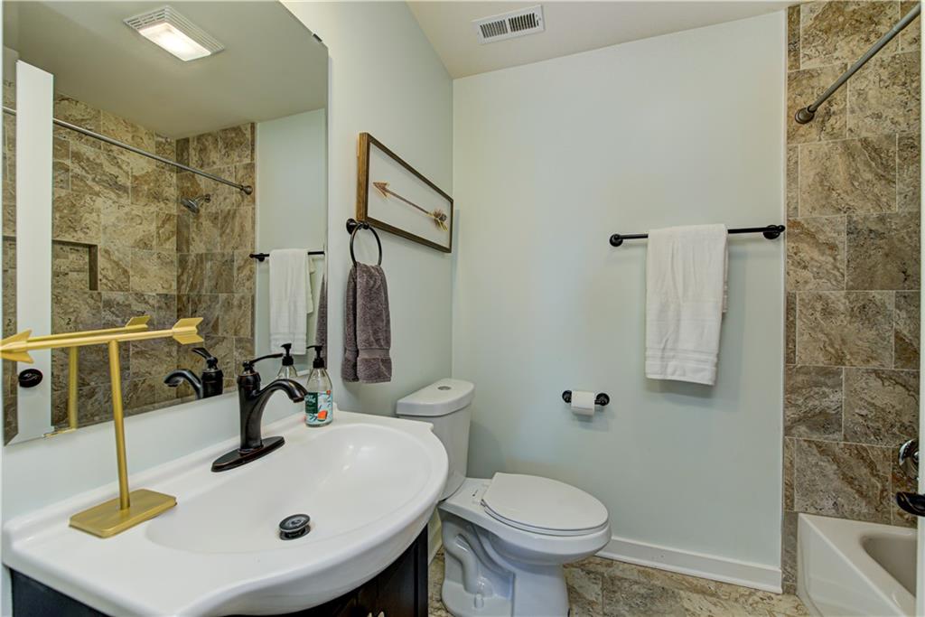 7061 Warwick Road Indianapolis, IN 46220 - Photo 21 of 35 Gallery Image 21