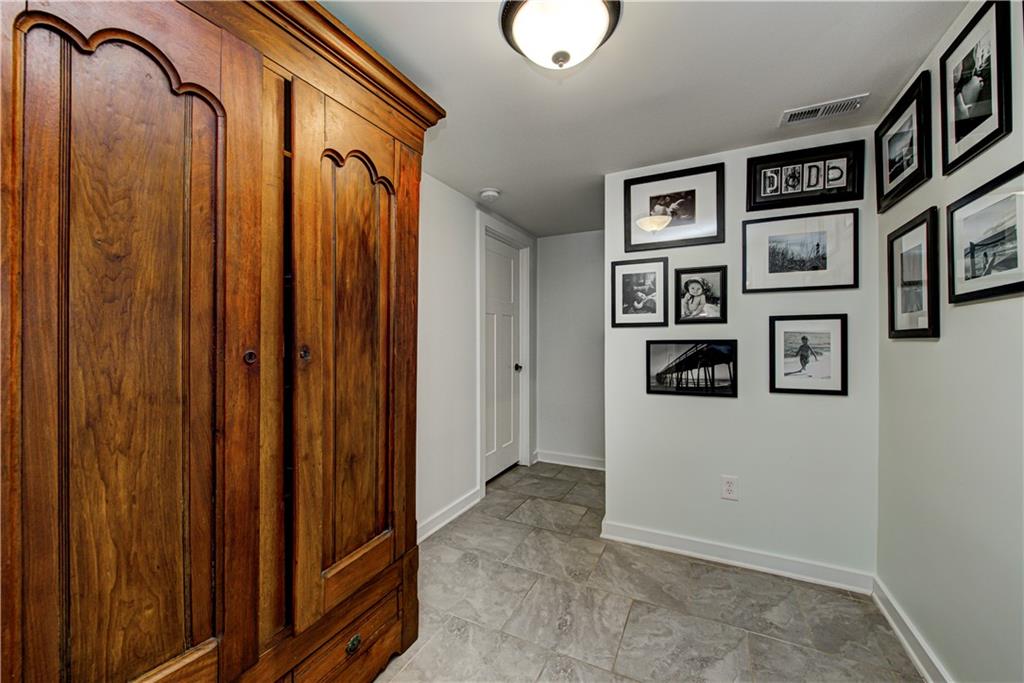 7061 Warwick Road Indianapolis, IN 46220 - Photo 22 of 35 Gallery Image 22