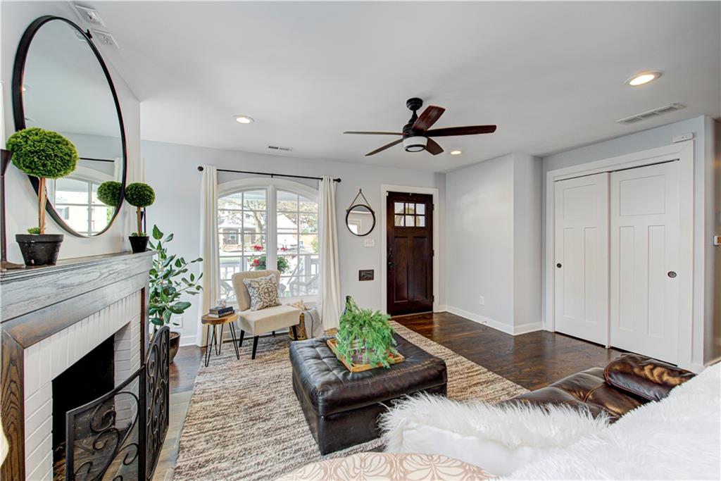 7061 Warwick Road Indianapolis, IN 46220 - Photo 5 of 35 Gallery Image 5