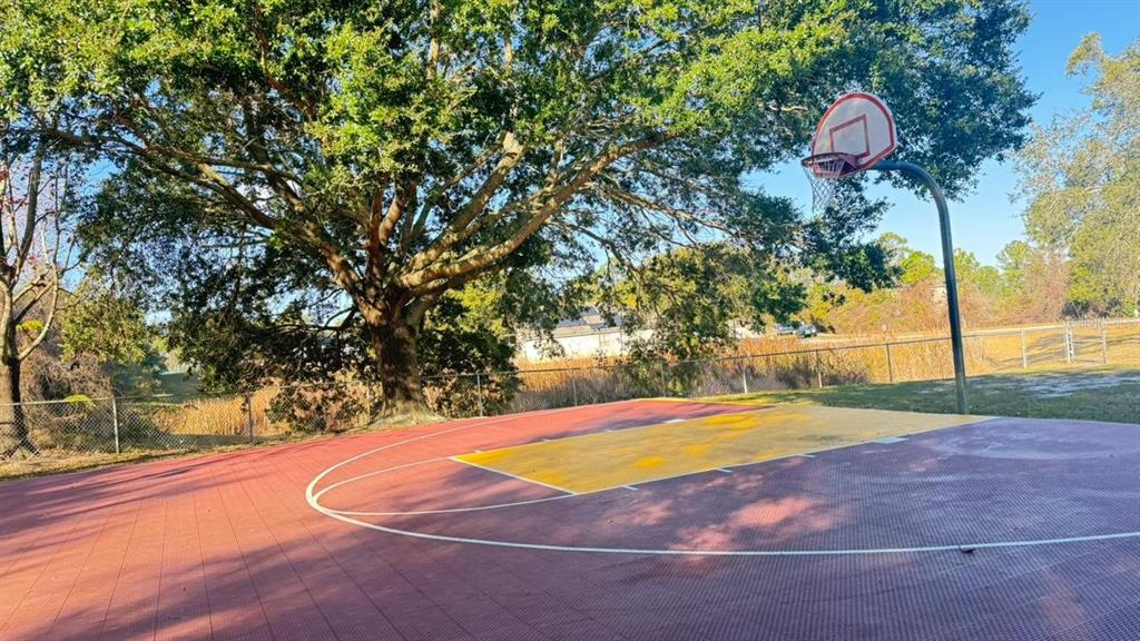 465 Haversham Road Deltona, FL 32725 - Photo 16 of 20 a view of a basketball court