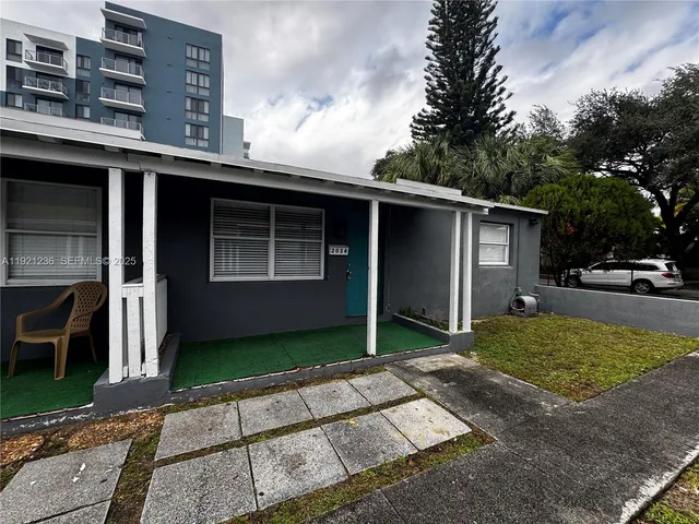 $725,000 | 2034 Taylor Street, Hollywood, FL 33020