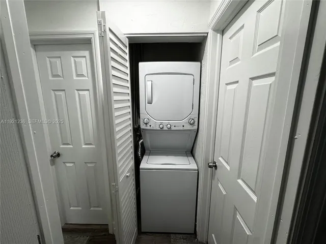 $725,000 | 2034 Taylor Street, Hollywood, FL 33020