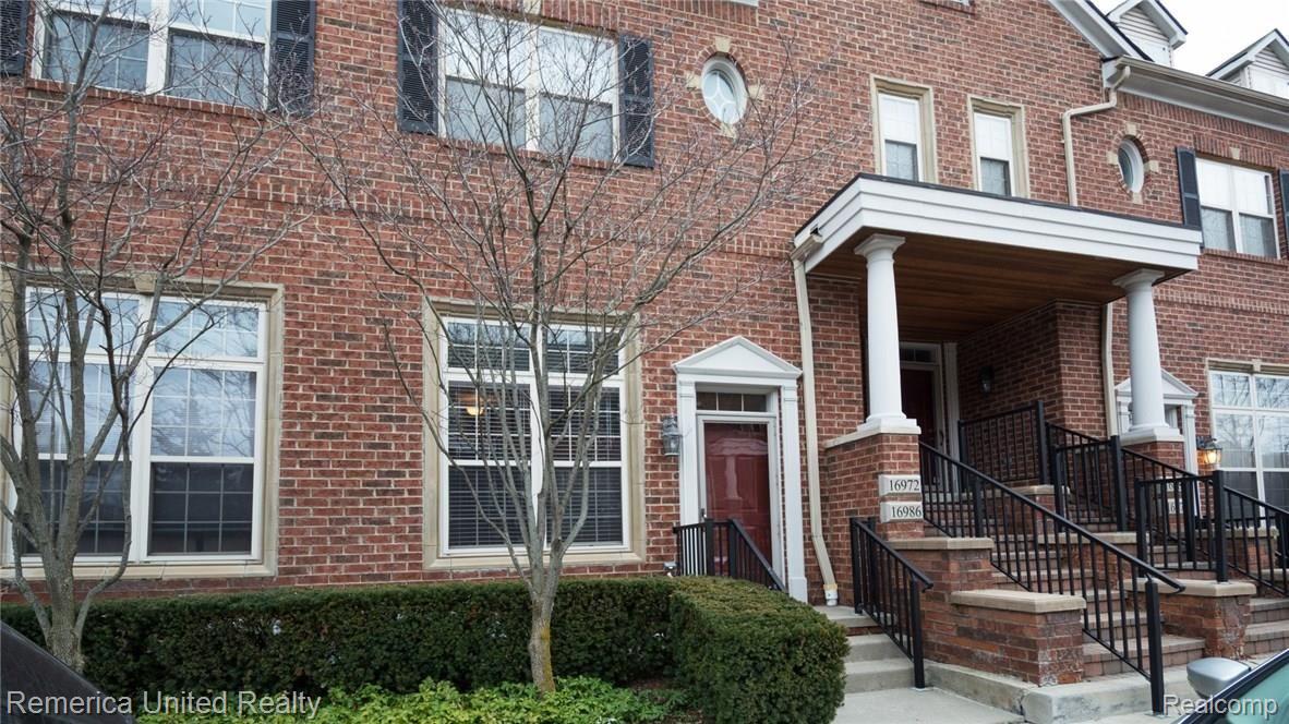 16986 Farmington Road Livonia, MI 48154 - Photo 1 of 27 0.jpg