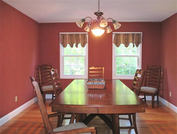 487 Sterling Road Holden, MA 01522 - Photo 5 of 28