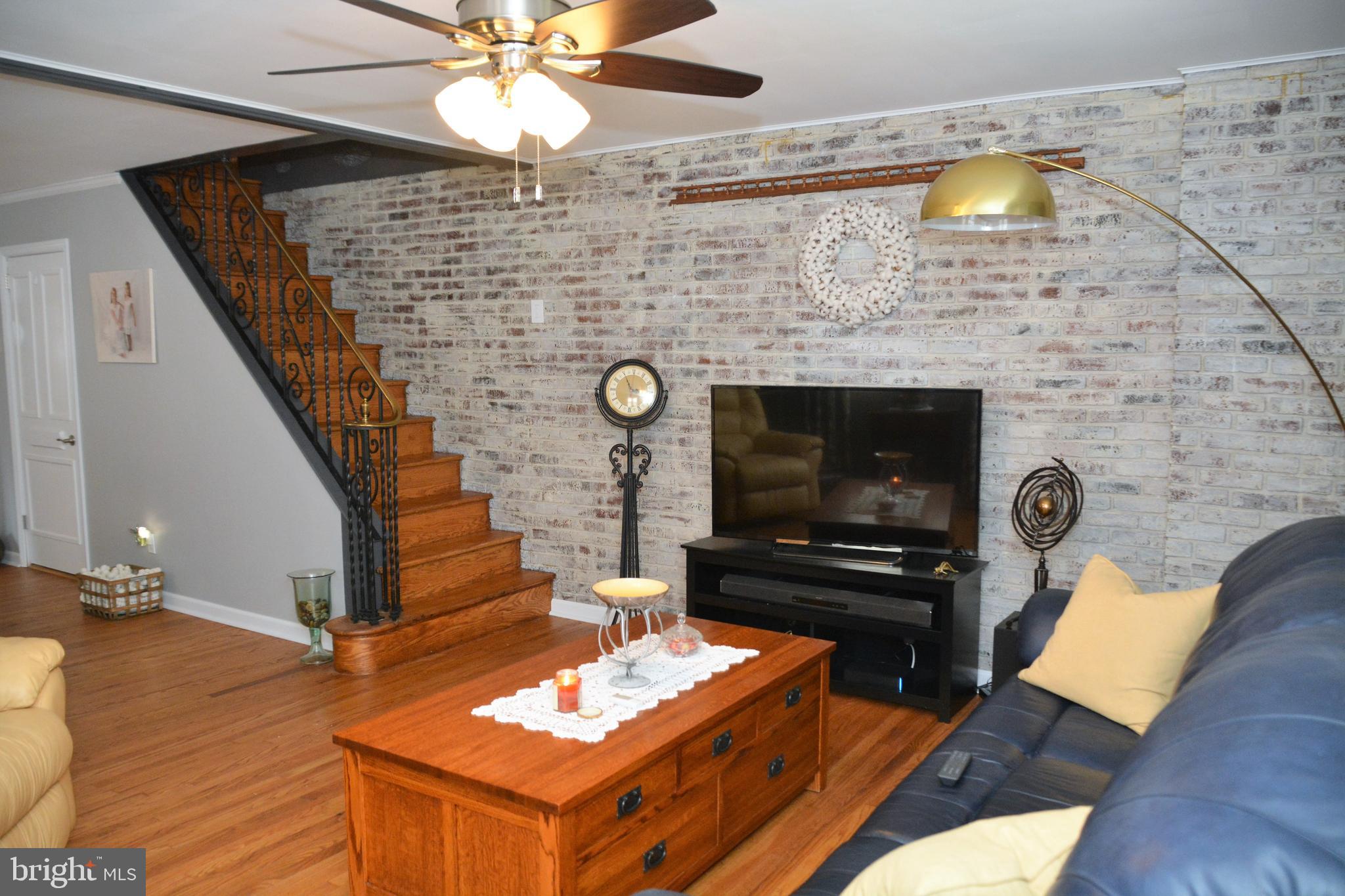 820 Haverford Road Ridley Park, PA 19078 - Photo 10 of 59 Living room