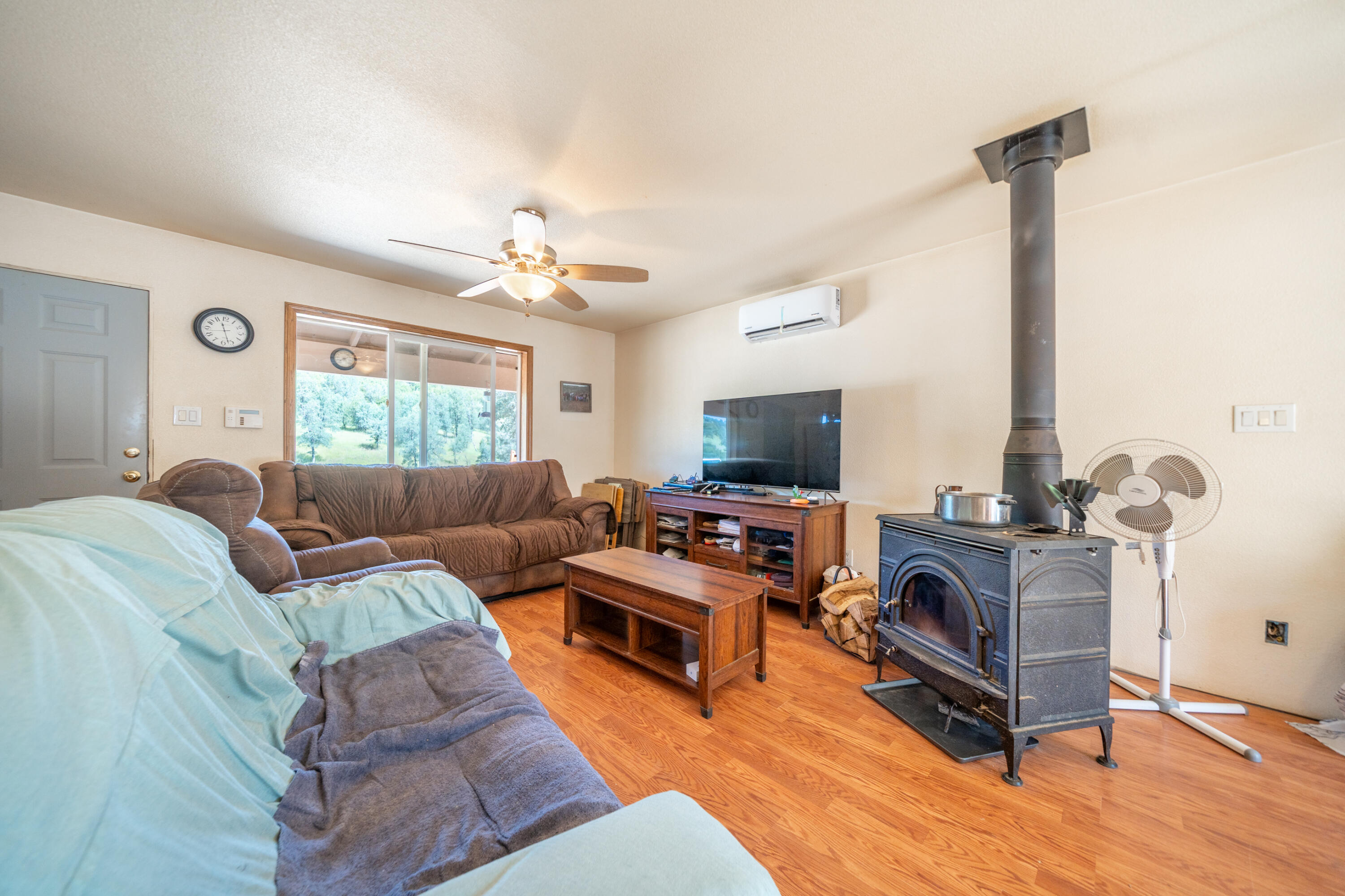 14493 Aloha Road Bella Vista, CA 96008 - Photo 8 of 117 14493 Aloha Rd-11