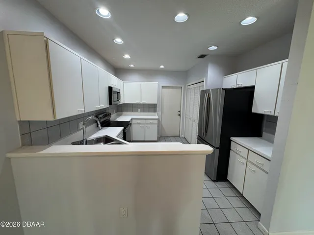 $2,350 | 1921 Sprucewood Way, Port Orange, FL 32128