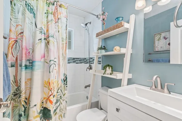 $924,000 | 403 Foussat Road, Oceanside, CA 92054