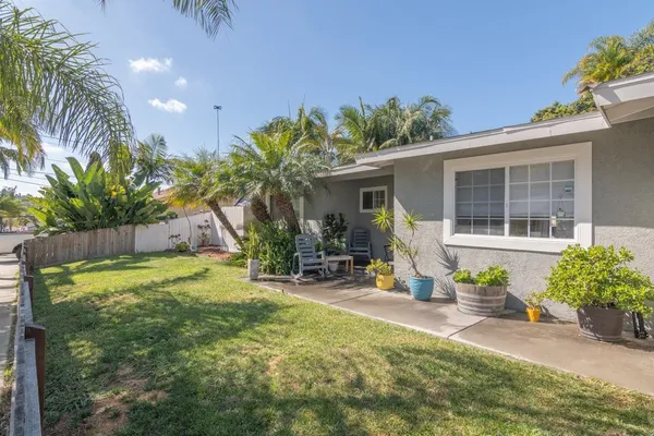$924,000 | 403 Foussat Road, Oceanside, CA 92054