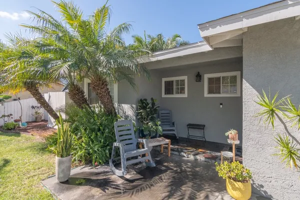 $924,000 | 403 Foussat Road, Oceanside, CA 92054