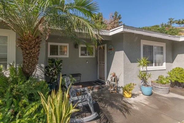 $924,000 | 403 Foussat Road, Oceanside, CA 92054