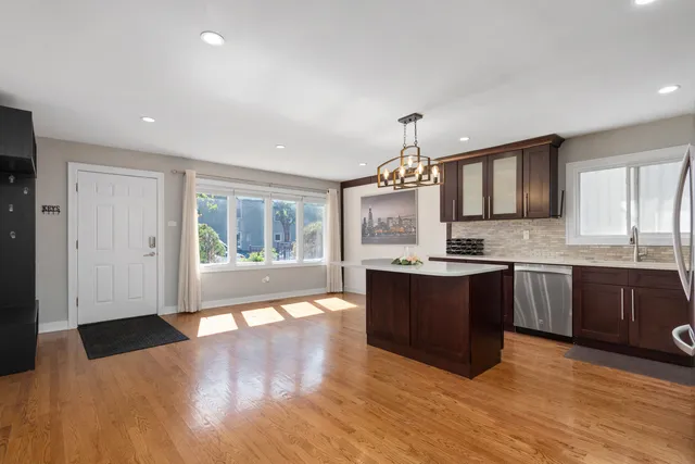 $715,000 | 2432 West Ohio Street, Chicago, IL 60612