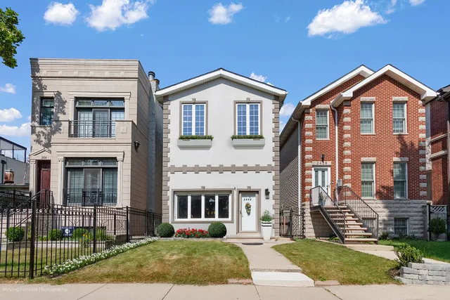$715,000 | 2432 West Ohio Street, Chicago, IL 60612