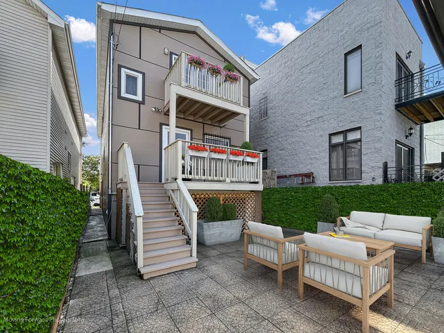 $715,000 | 2432 West Ohio Street, Chicago, IL 60612