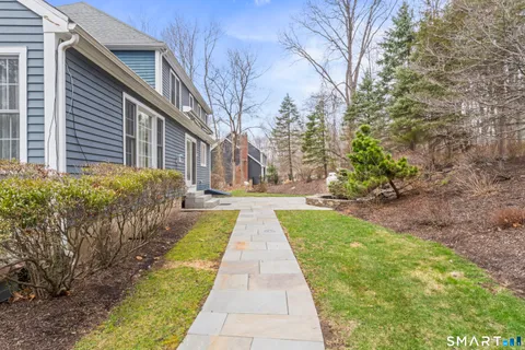 $900,000 | 32 Yogananda Street, Newtown, CT 06482
