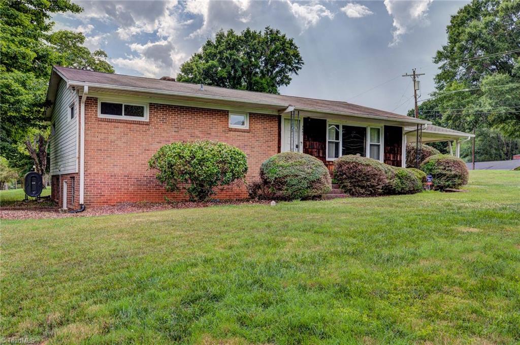 3480 Community Church Road Pfafftown, NC 27040 - Photo 3 of 32 Gallery Image 3