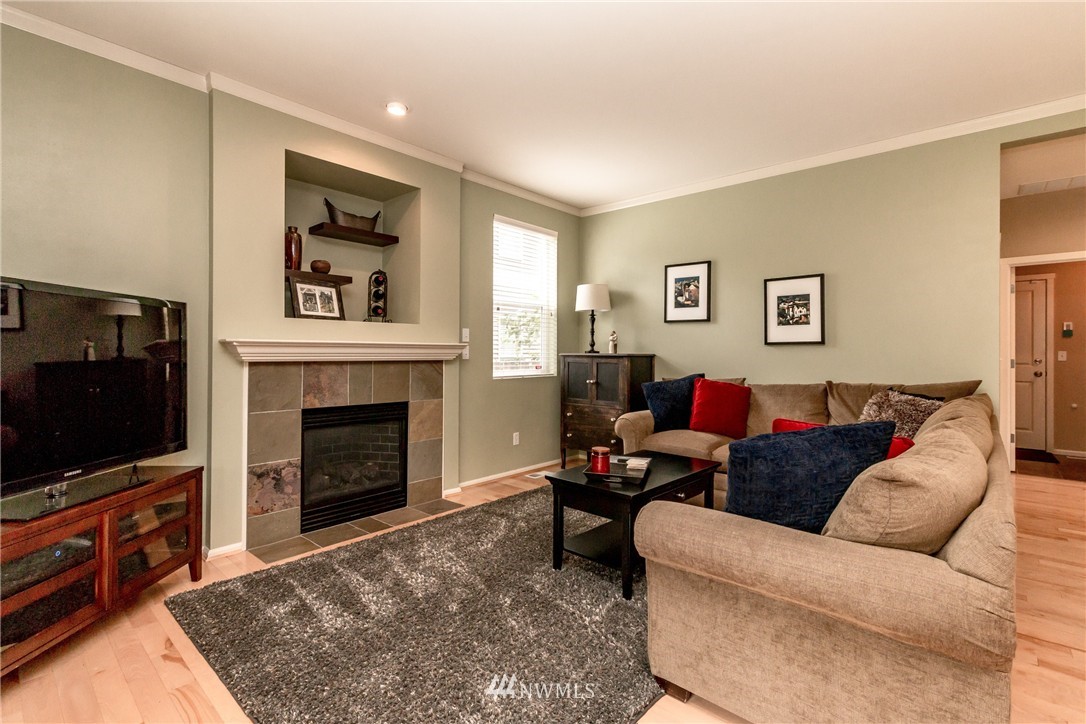 27341 Maple Ridge Way Southeast Maple Valley, WA 98038 - Photo 11 of 25
