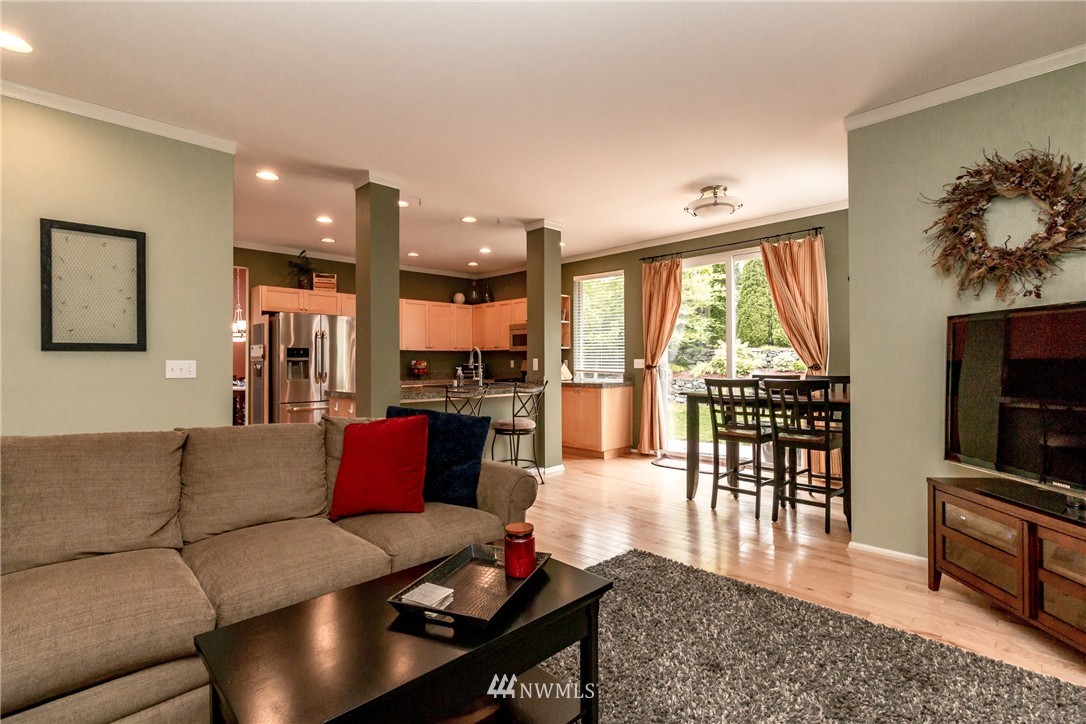 27341 Maple Ridge Way Southeast Maple Valley, WA 98038 - Photo 12 of 25
