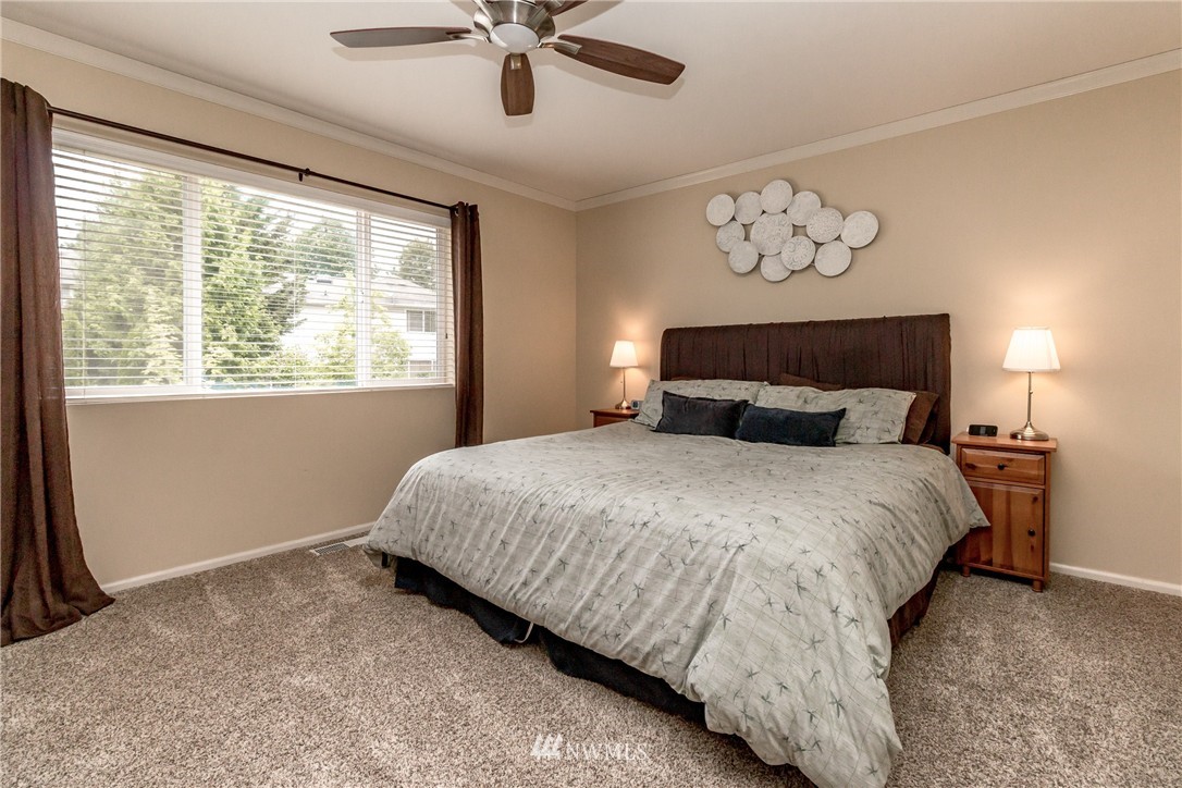 27341 Maple Ridge Way Southeast Maple Valley, WA 98038 - Photo 16 of 25