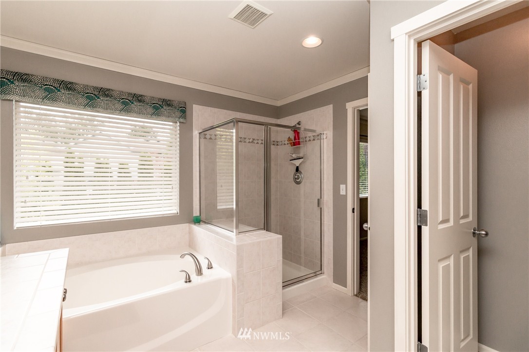 27341 Maple Ridge Way Southeast Maple Valley, WA 98038 - Photo 18 of 25