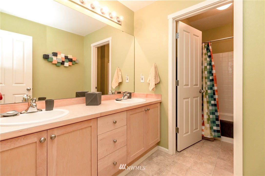 27341 Maple Ridge Way Southeast Maple Valley, WA 98038 - Photo 22 of 25
