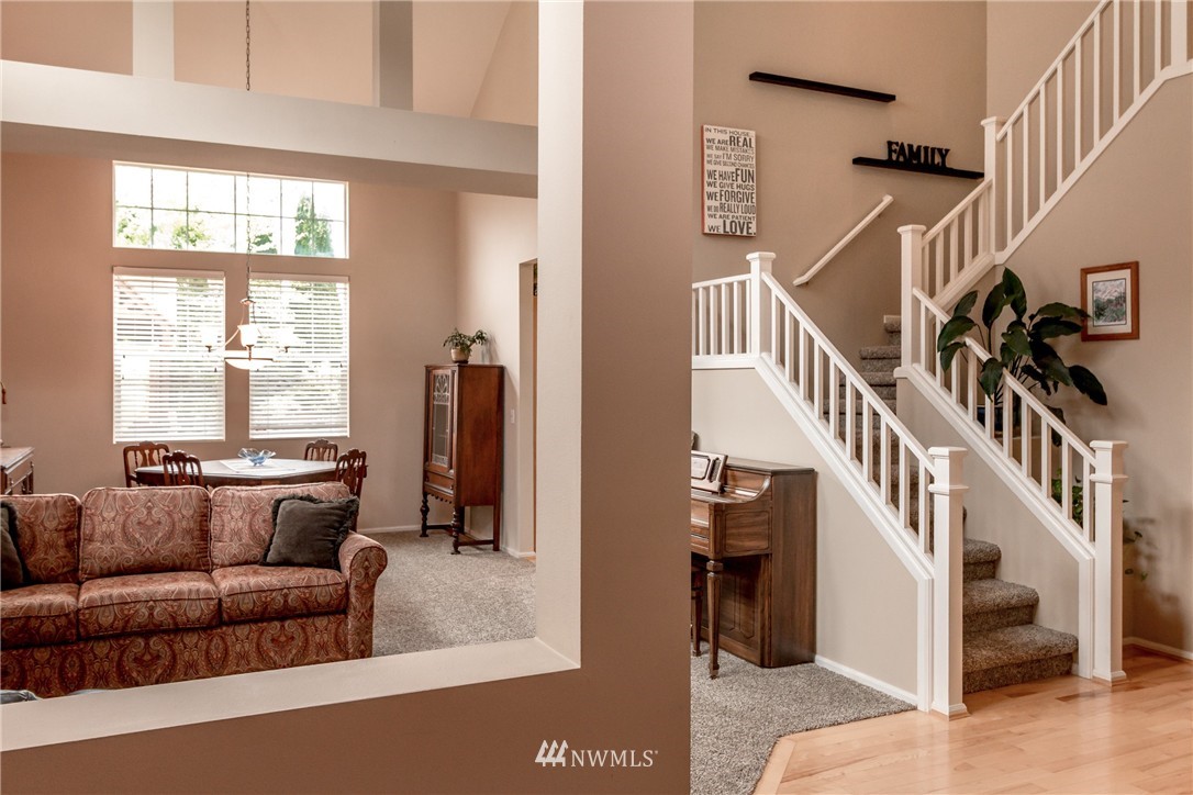 27341 Maple Ridge Way Southeast Maple Valley, WA 98038 - Photo 4 of 25