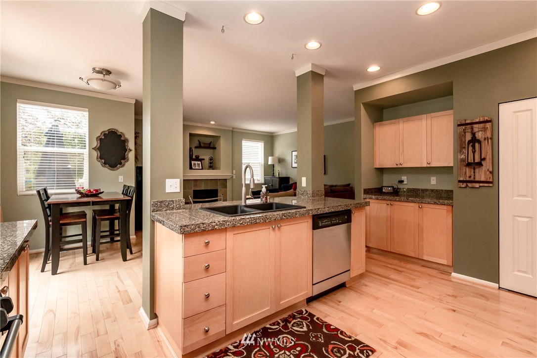 27341 Maple Ridge Way Southeast Maple Valley, WA 98038 - Photo 10 of 25