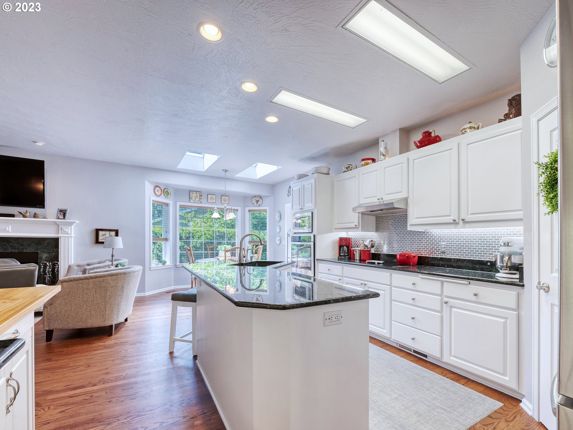 41620 Madrone Street Springfield, OR 97478 - Photo 11 of 48 Kitchen