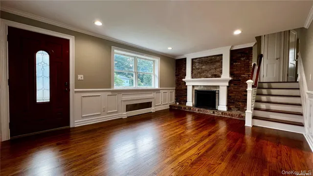 $4,000 | 117 Summers Street, Oyster Bay, NY 11771