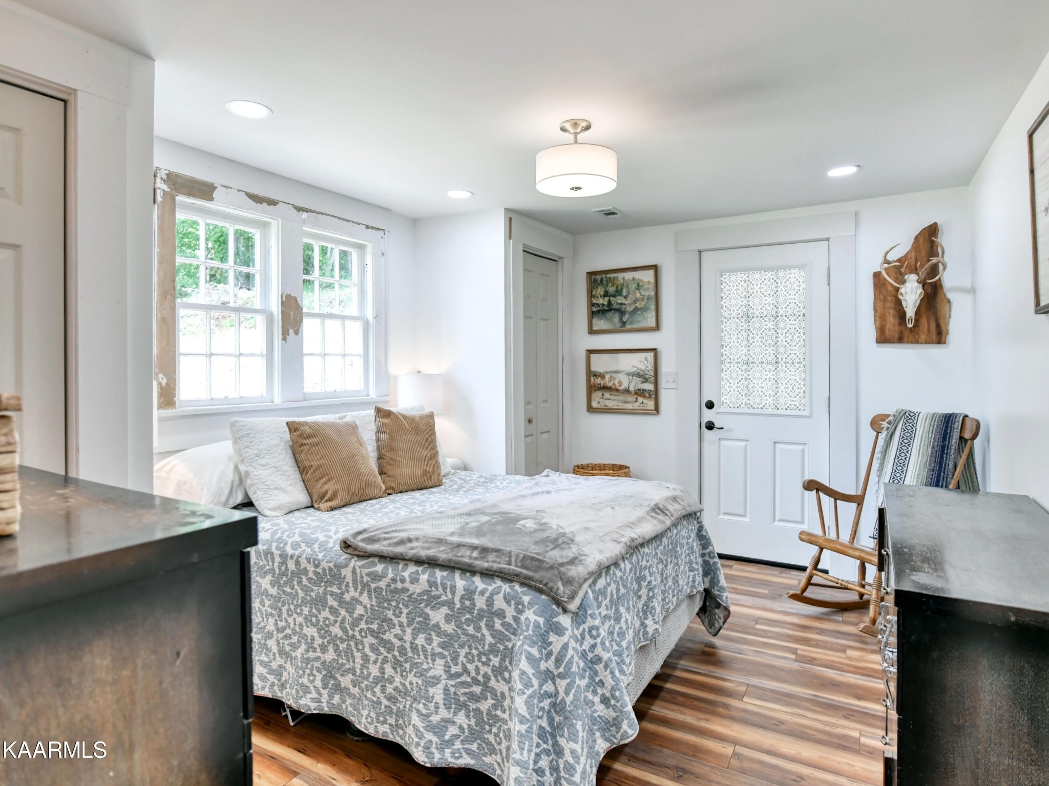 679 Blockhouse Valley Road Clinton, TN 37716 - Photo 24 of 45 a bedroom with bed and window