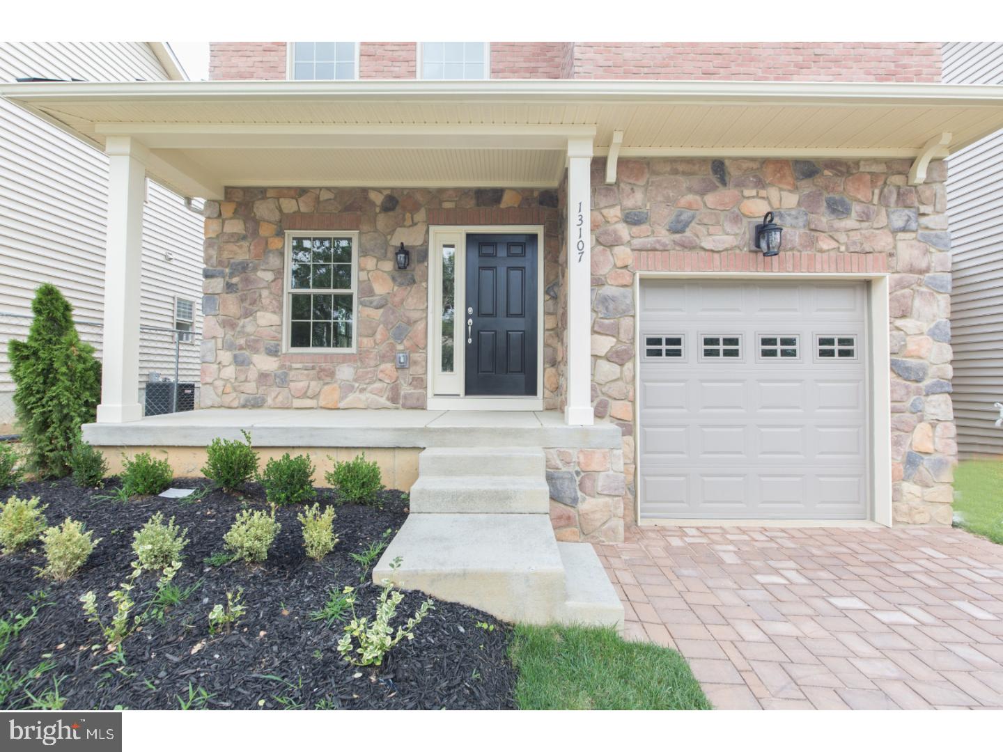 13107 Worthington Road Philadelphia, PA 19116 - Photo 2 of 25 Driveway