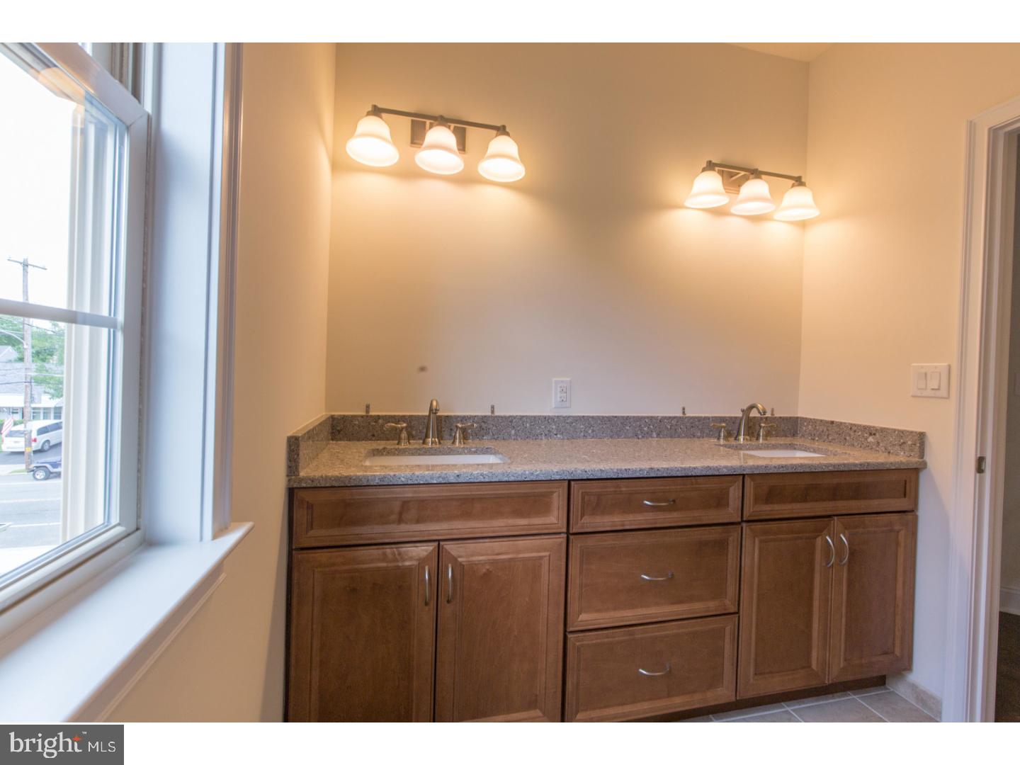 13107 Worthington Road Philadelphia, PA 19116 - Photo 21 of 25 Bathroom