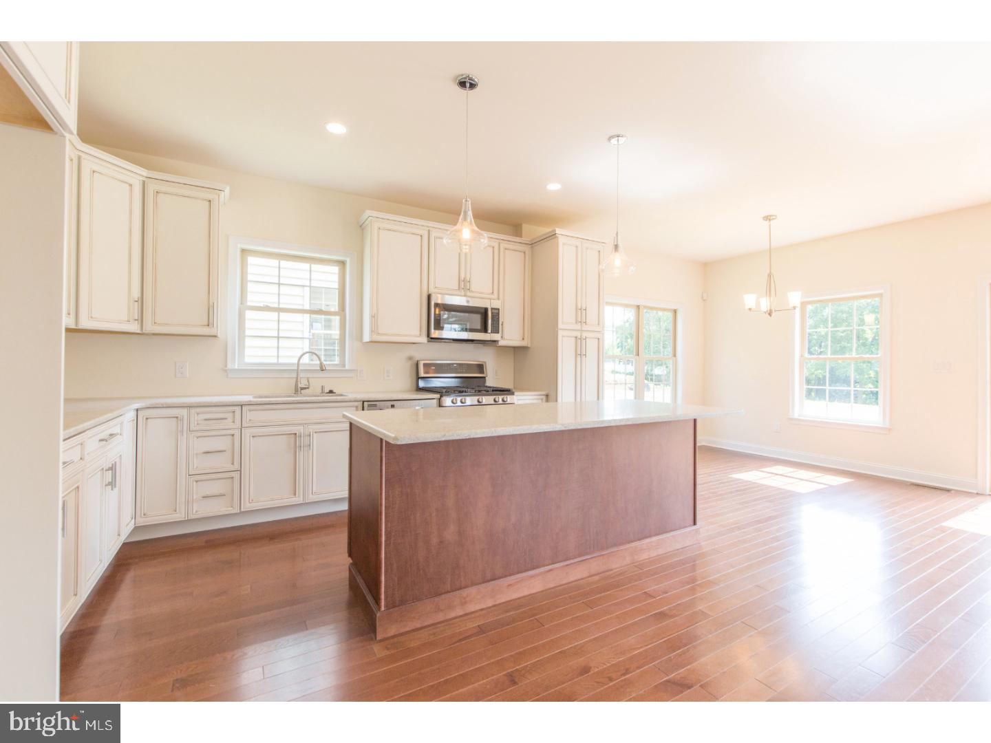 13107 Worthington Road Philadelphia, PA 19116 - Photo 9 of 25 Gallery Image 9