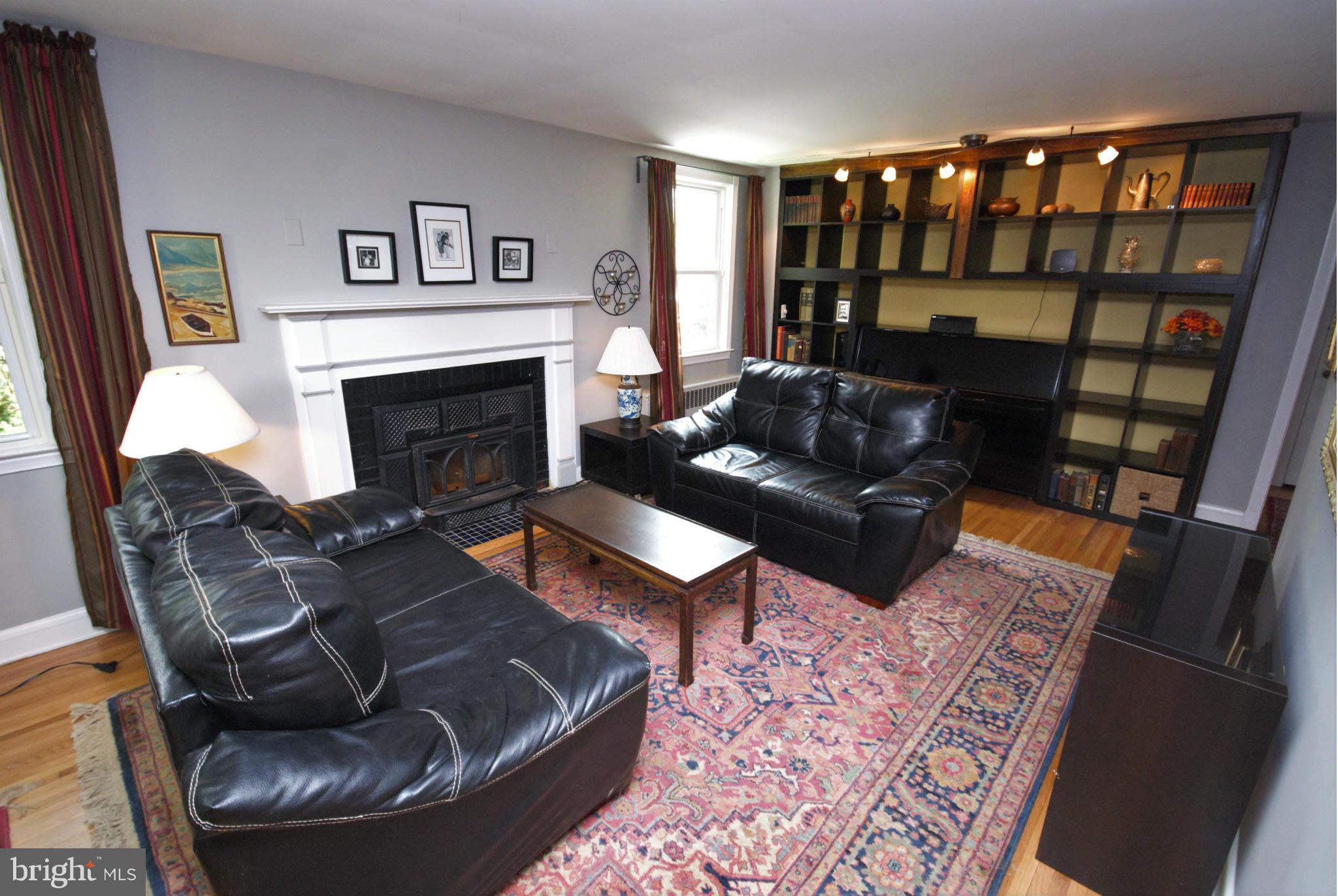 7045 Concord Road Pikesville, MD 21208 - Photo 5 of 24 Living Room